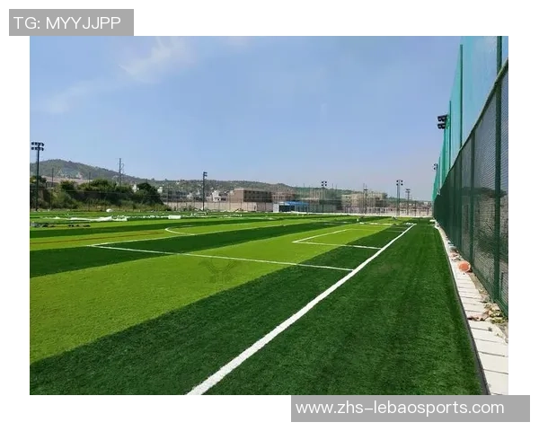 足球场塑料草的环保优势与使用寿命分析助力绿色体育场馆建设